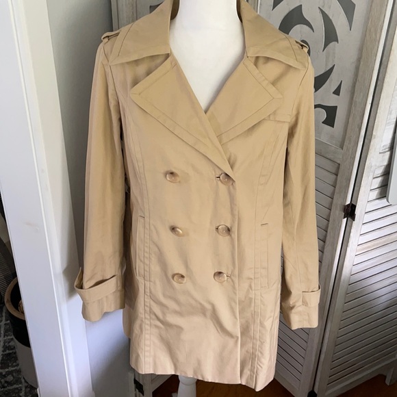 Lilly Pulitzer Jackets & Blazers - Lily Pulitzer trench coat size 6
